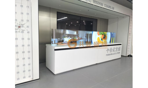 OLED透明顯示屏的廣泛應用