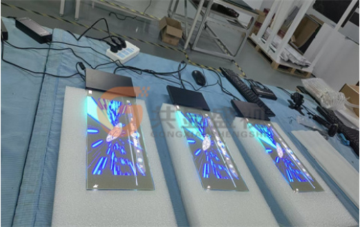 国外16寸MicroLED透明屏 · 3台定制款案例